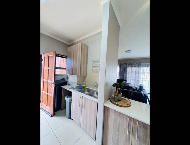 3 BEDROOM TOWNHOUSE FOR SALE IN WITBANK EXT 10